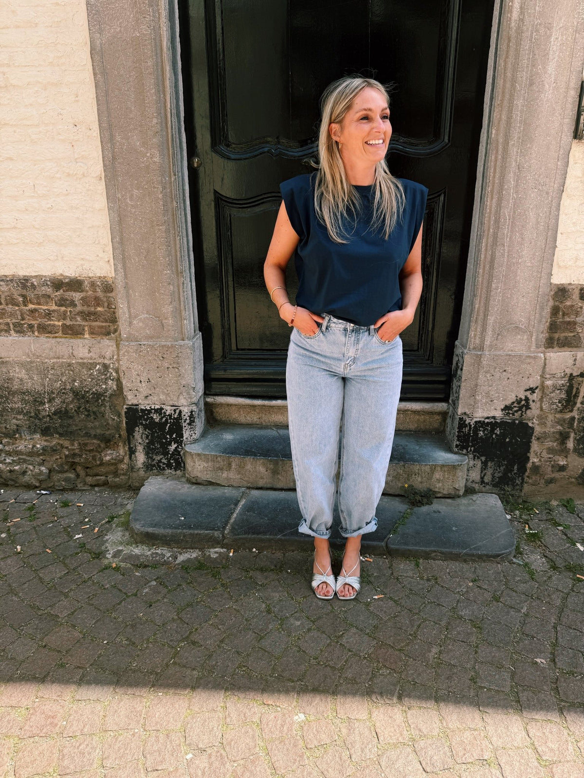 NOL - top met schoudervulling donkerblauw - CLAES