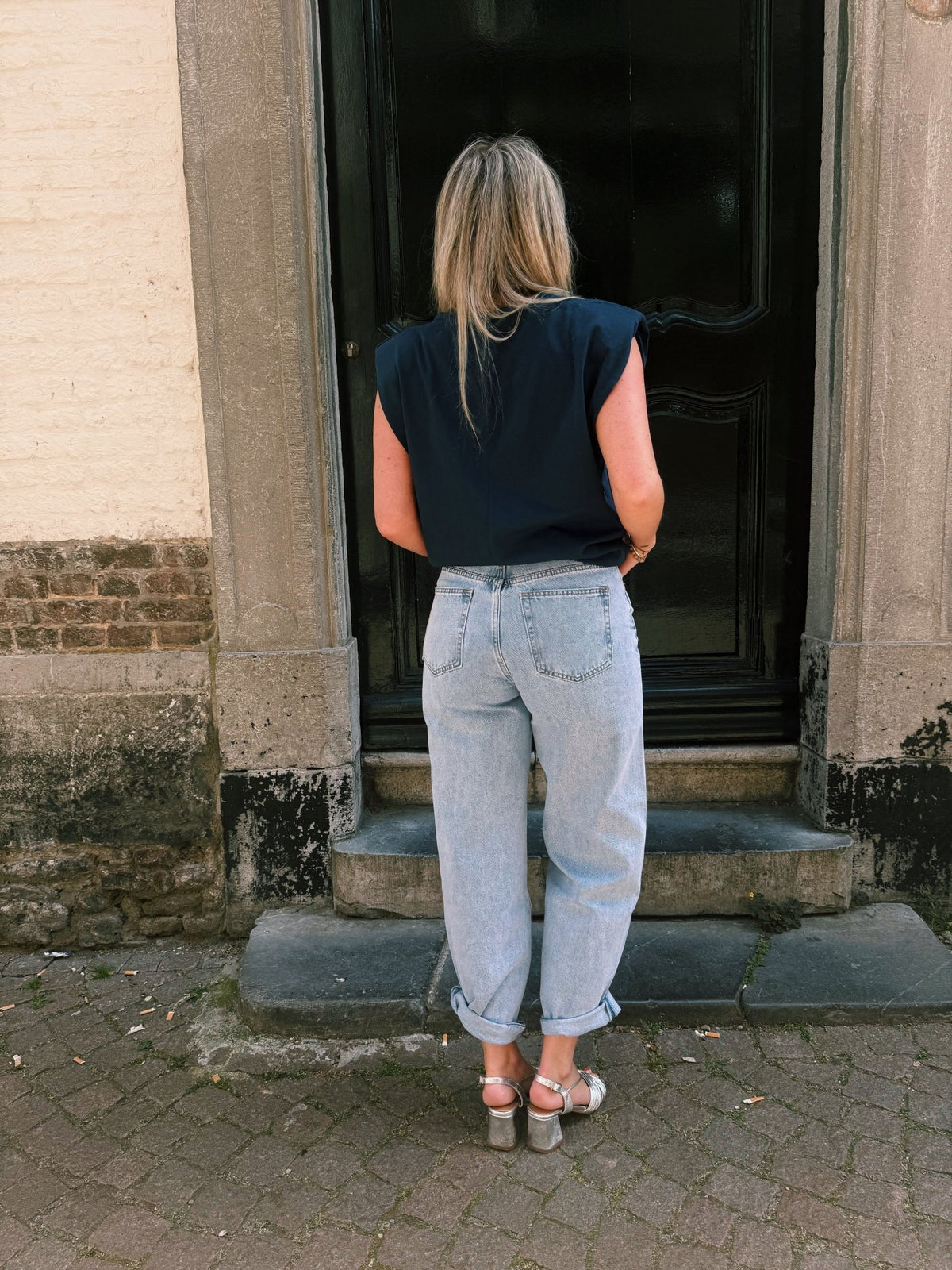 NOL - top met schoudervulling donkerblauw - CLAES