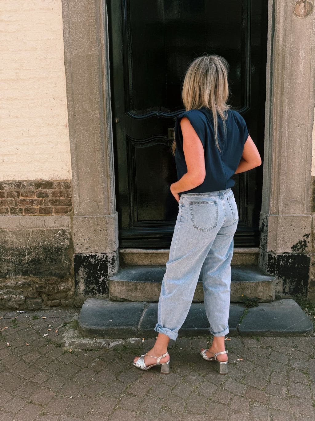 NOL - top met schoudervulling donkerblauw - CLAES