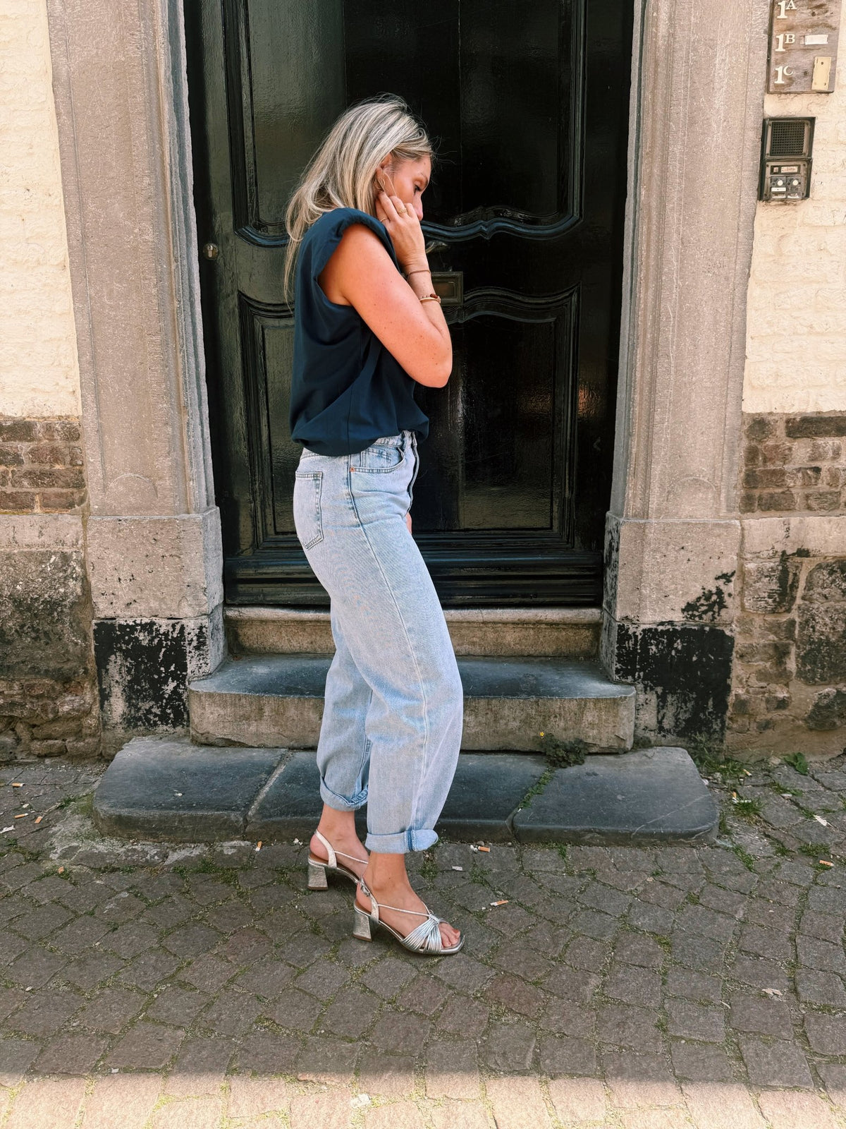 NOL - top met schoudervulling donkerblauw - CLAES