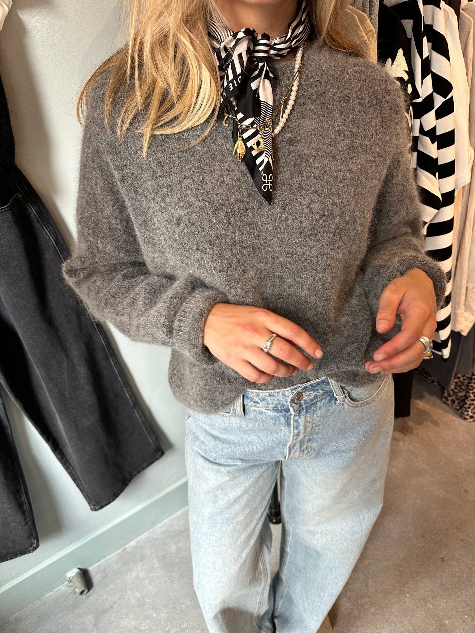 ROOS - dunnere mohair trui lichtgrijs - CLAES